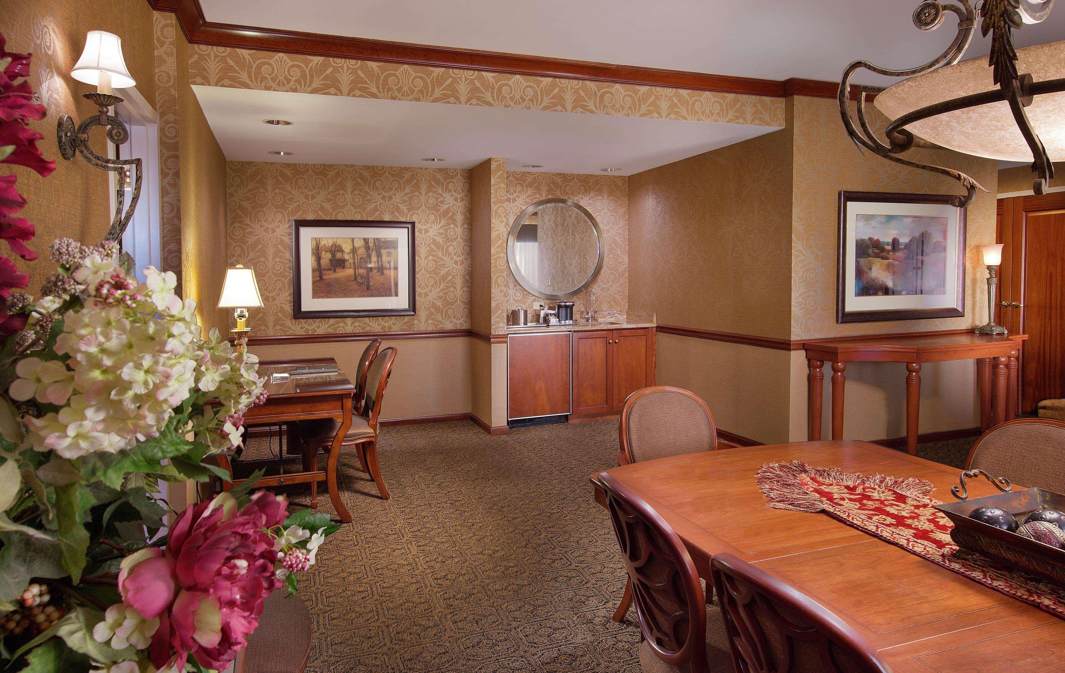 Doubletree By Hilton Lisle Naperville Bagian luar foto