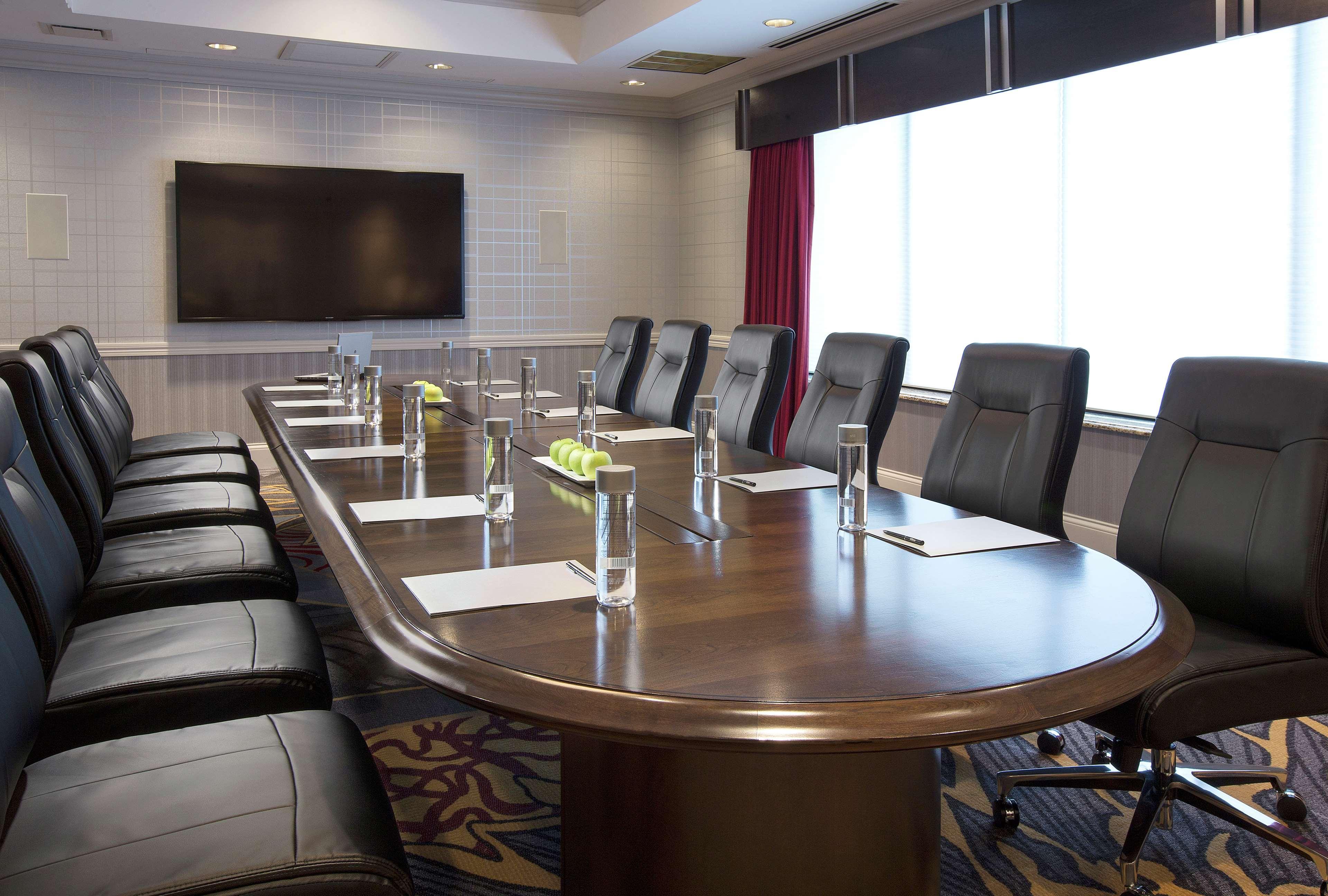 Doubletree By Hilton Lisle Naperville Bagian luar foto