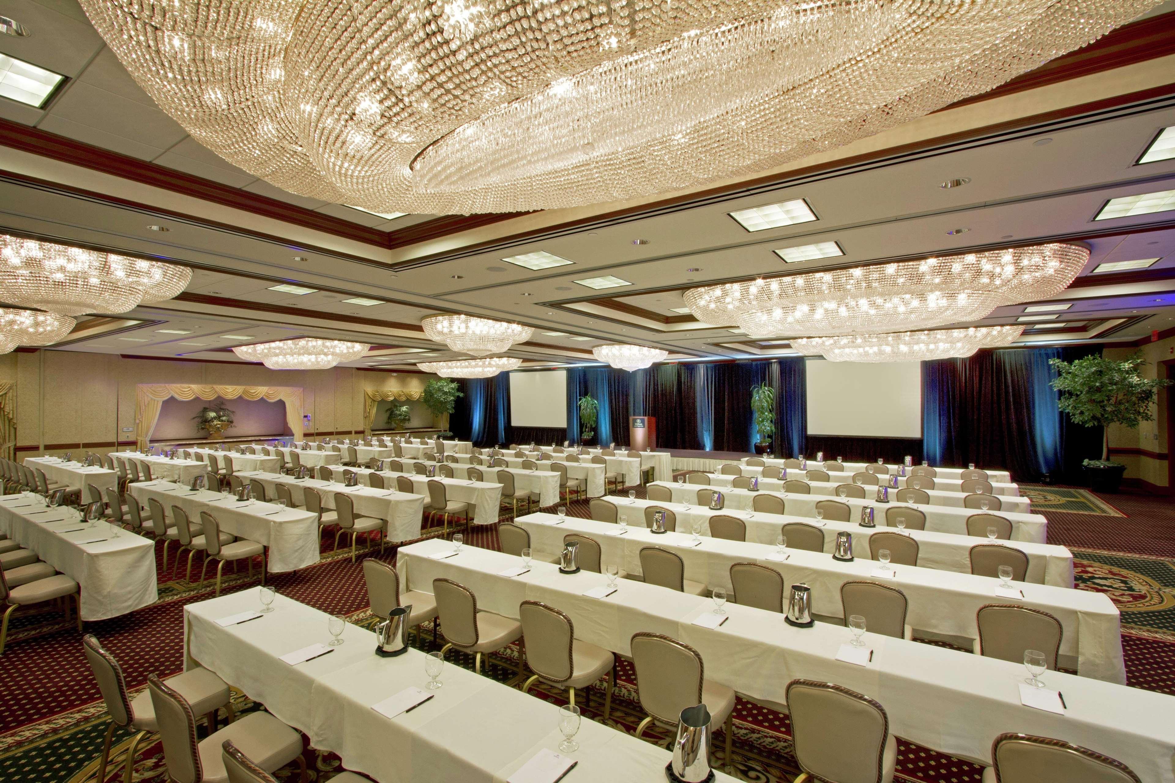 Doubletree By Hilton Lisle Naperville Bagian luar foto